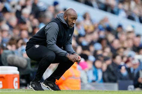 huddersfield sack manager.